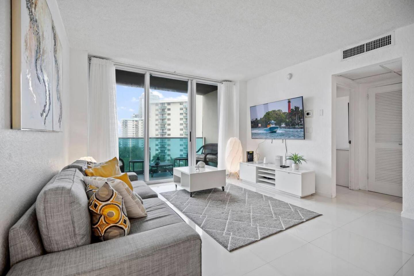 Great Apartment With Beach Access Голливуд Экстерьер фото