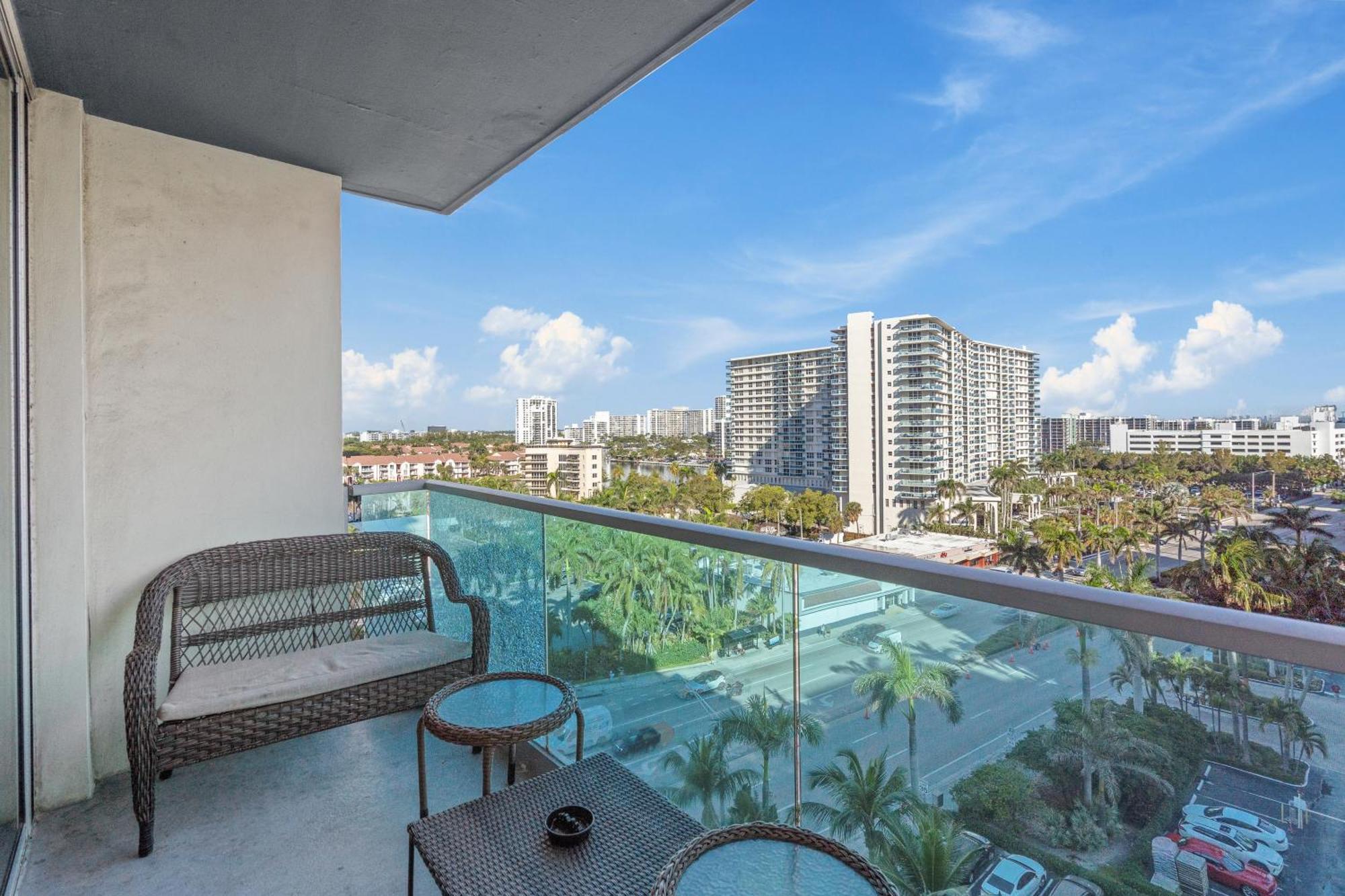 Great Apartment With Beach Access Голливуд Экстерьер фото