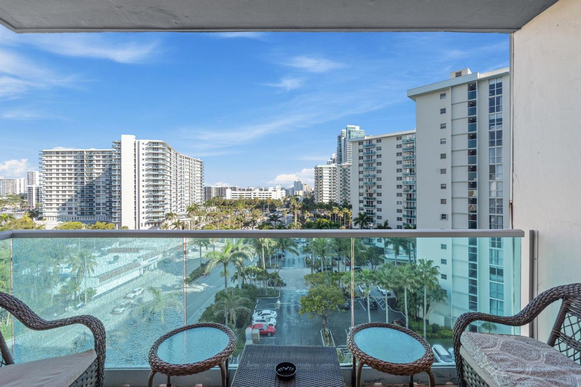 Great Apartment With Beach Access Голливуд Экстерьер фото