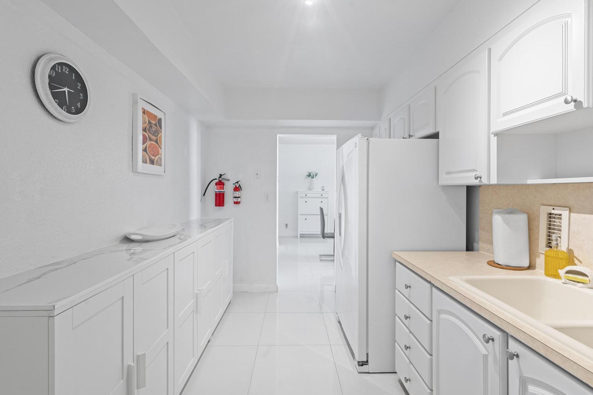 Great Apartment With Beach Access Голливуд Экстерьер фото
